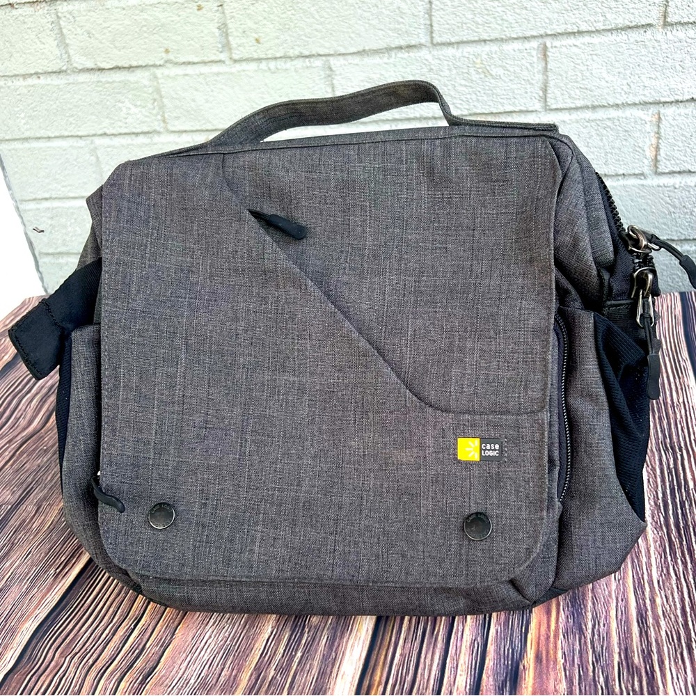 Case Logic FLXM-101 Reflexion Gray Cross Body Bag with Strap